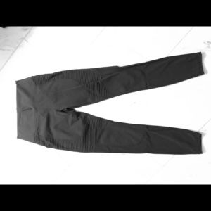 Fabletics dark gray leggings